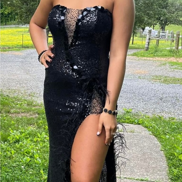 Dresses & Skirts - Elegant Black Sequin Evening Dress